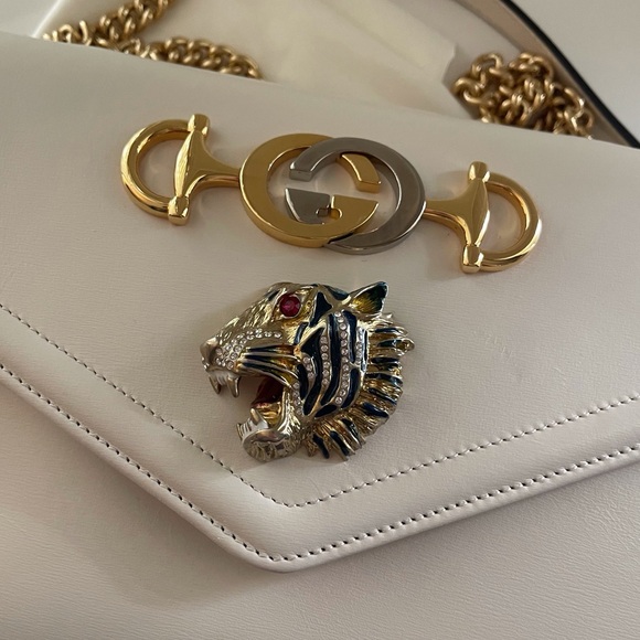 Gucci Rajah Medium Shoulder Bag - Picture 6 of 13